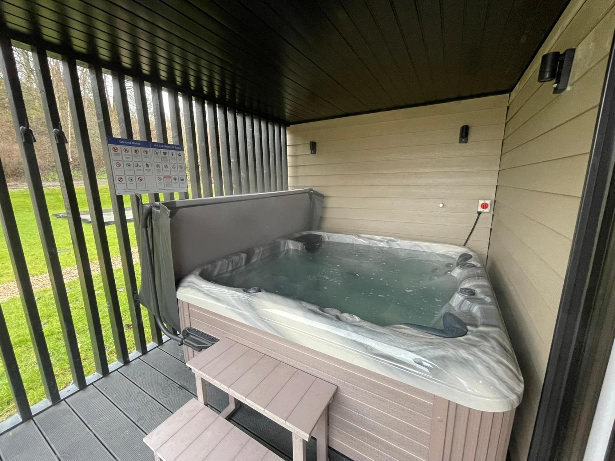River Logie Lodges Westfield  エクステリア 写真